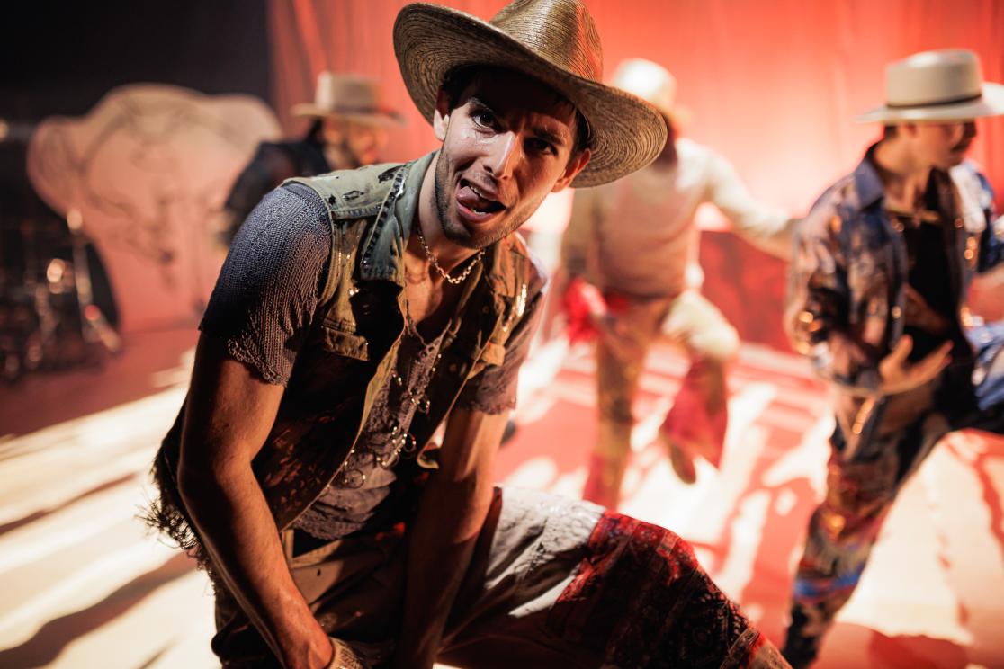 performance photo