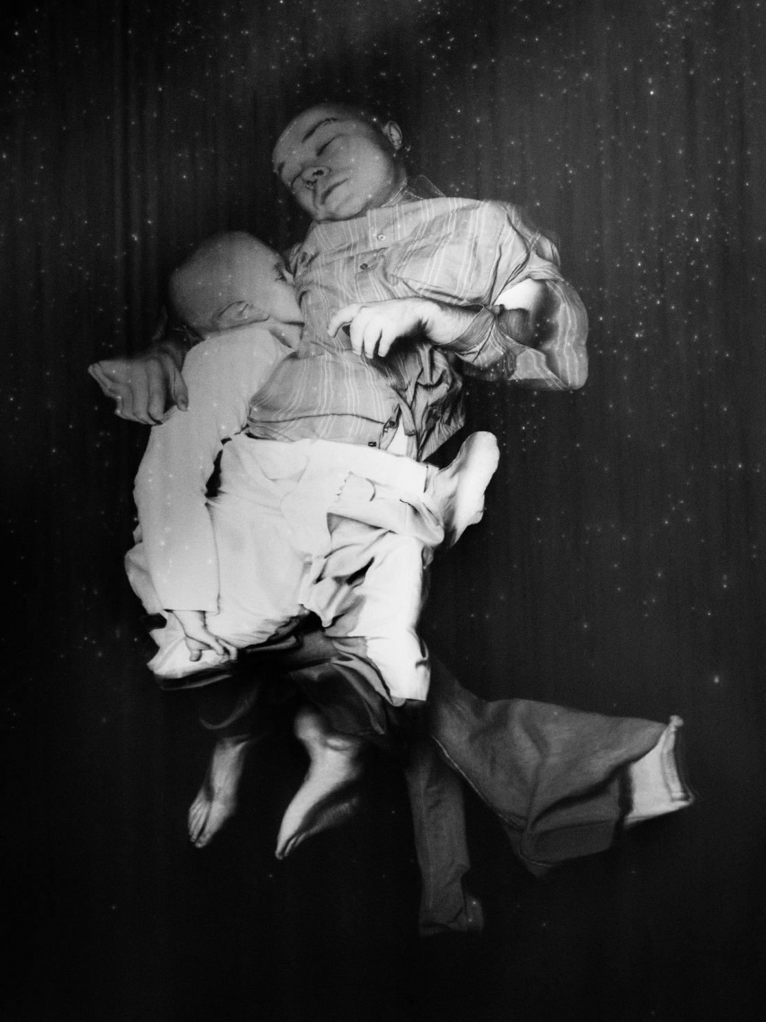 Ennakkokuva. Kuva on mustavalkoinen.