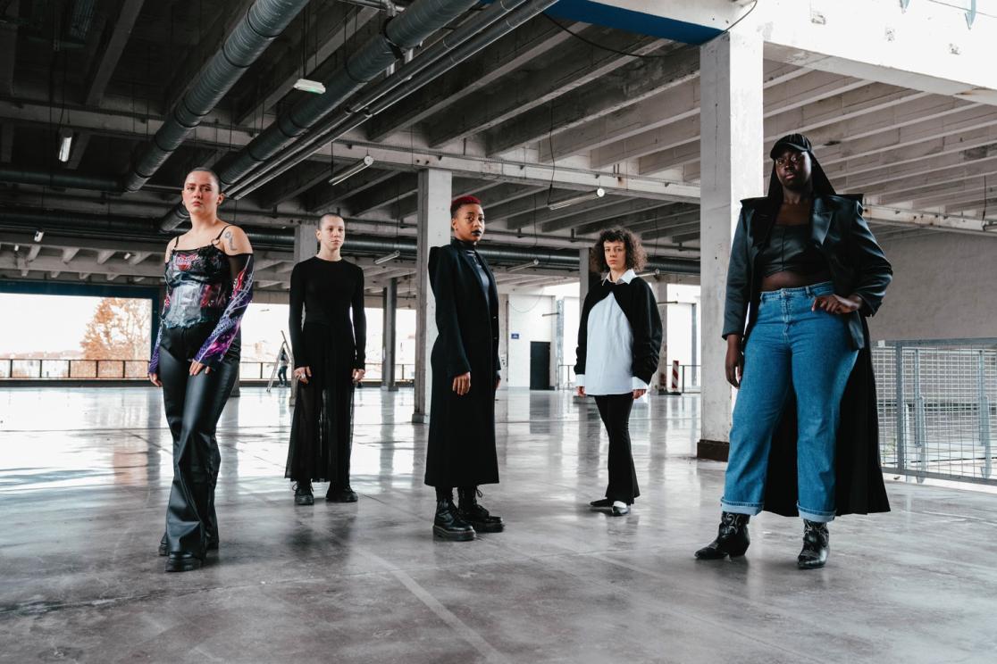 Mounia Nassangar: STUCK