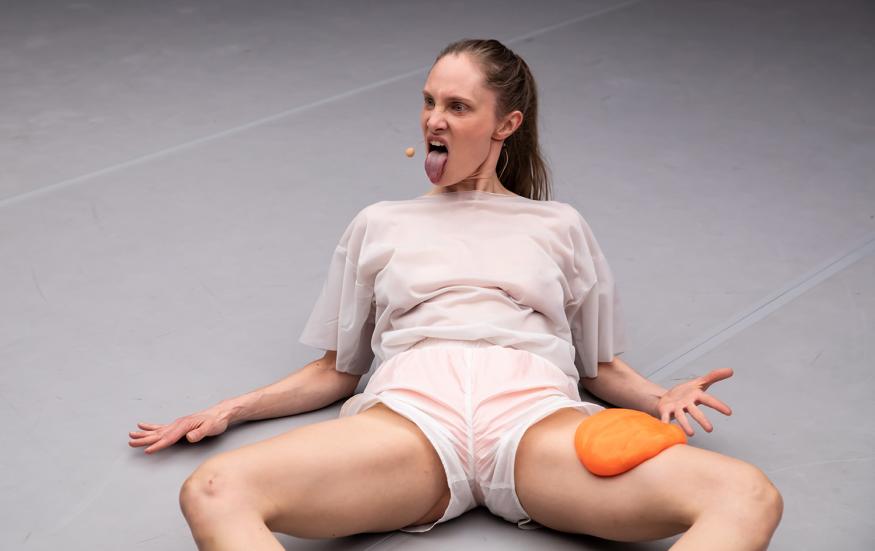 Karolina Ginman in the performance