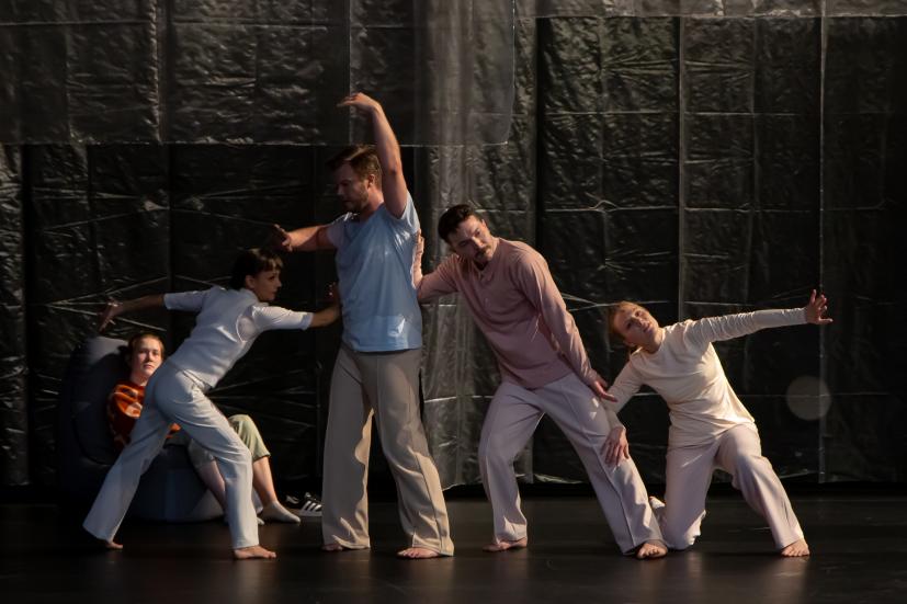 Photo: Yoshi Omori Dancers in the performance.