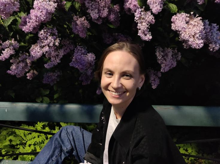 Kuva: Ella-Noora Koikkalainen Tuuli Vahtolan hymyilevä kasvokuva