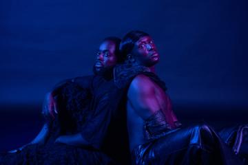 Sonya Lindfors: Black & Blue ©Tuukka Ervasti