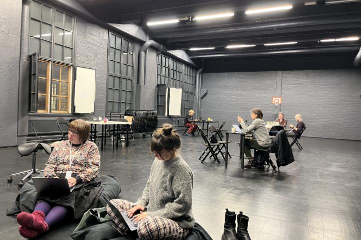 PArticipants at an Open office