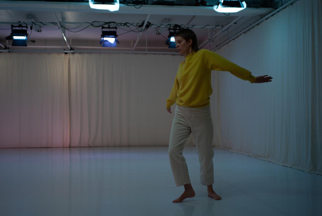 Mira Kautto in a dance studio